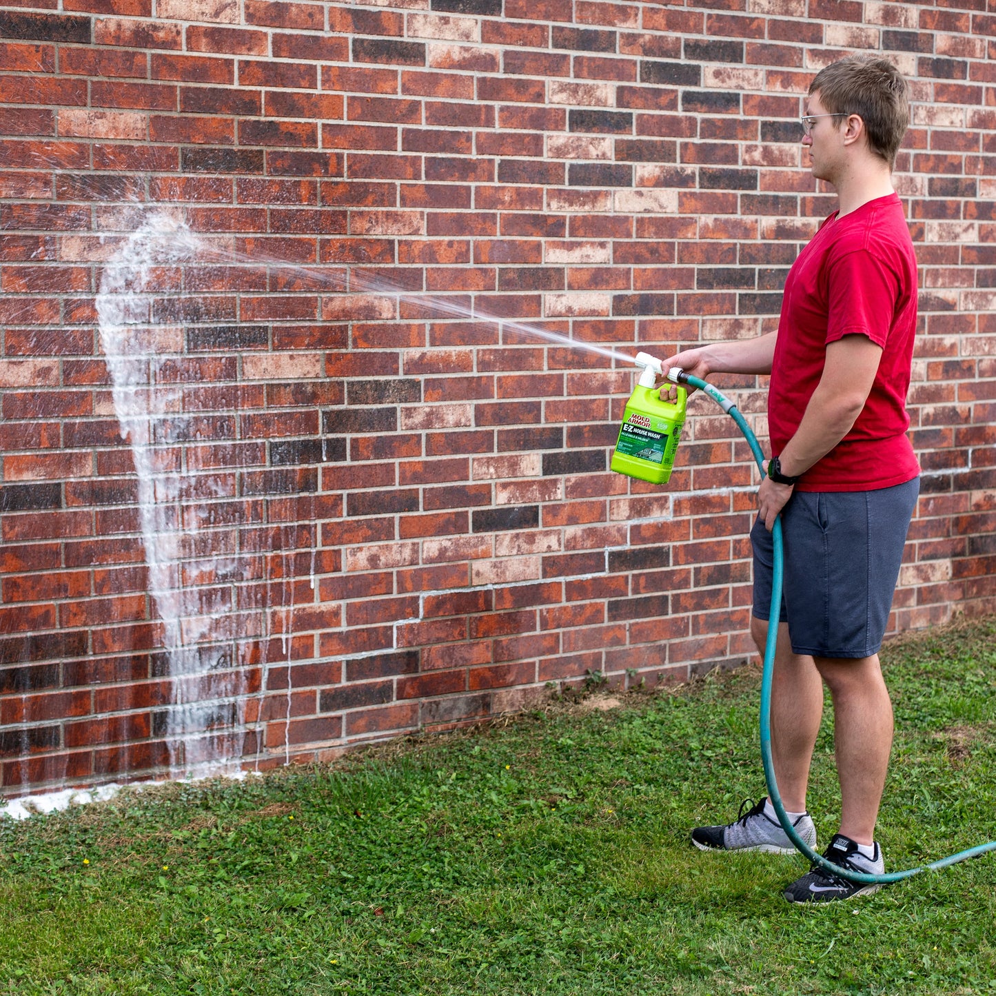 E-Z House Wash with Hose-End Adapter, 64 Oz.